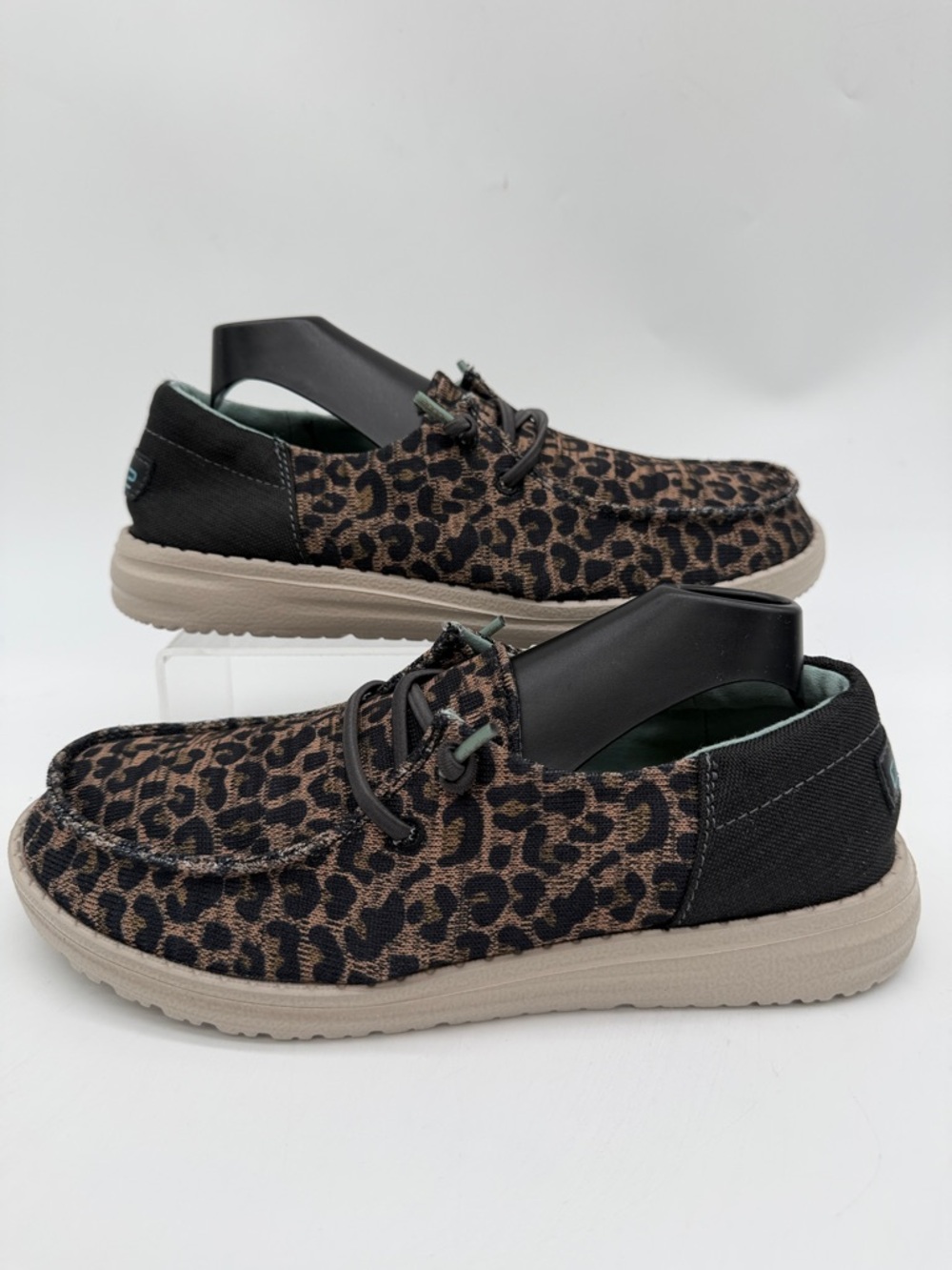 Hey Dude Wendy Women's Size 6 Leopard Canvas Slip-On Flats Black Heel Panel